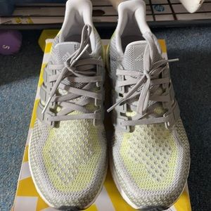 Glow-in-the-dark ultraboost men’s